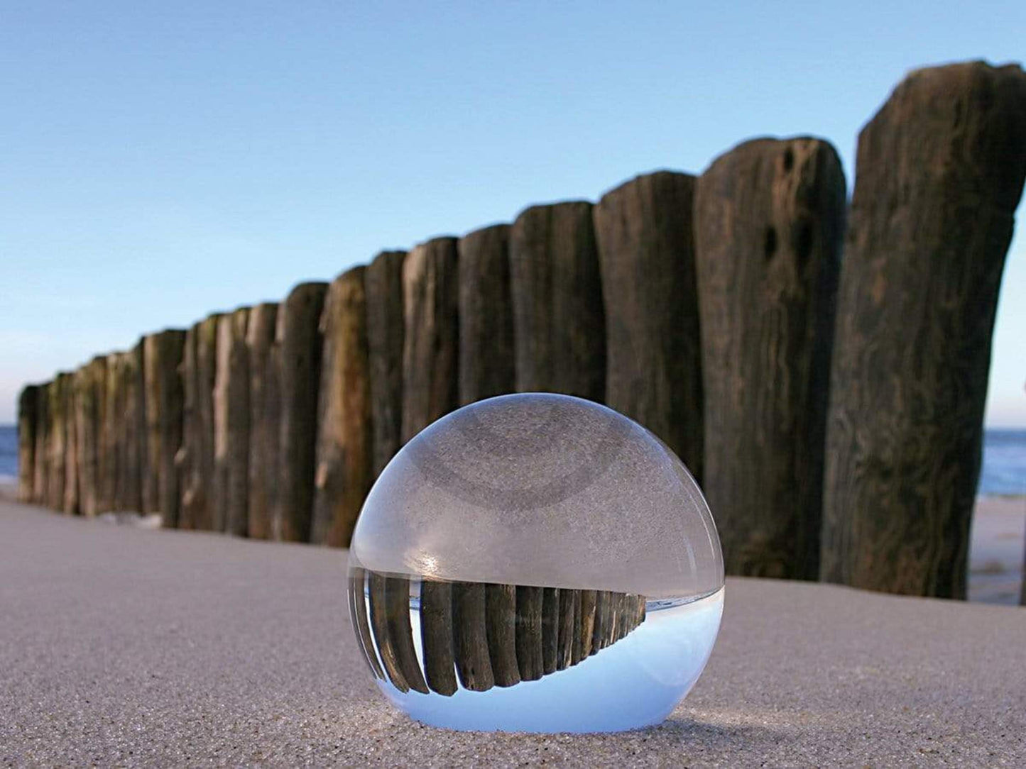 Art Print Gerhard Rossmeissl - Kugel im Sand 80x60cm